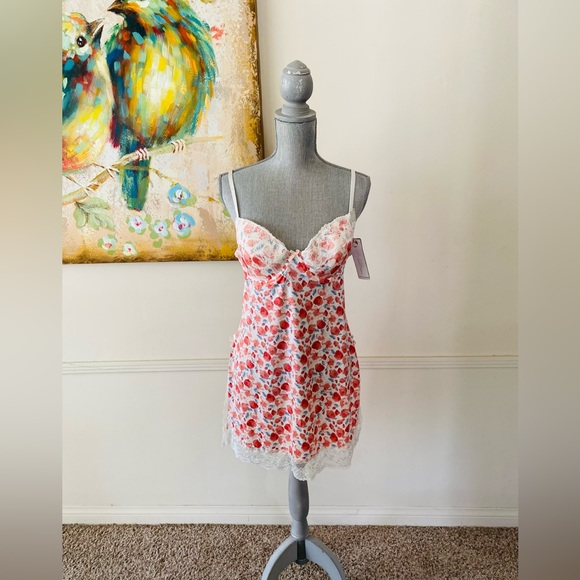 MARILYN MONROE SOFT LINGERIE SLIP WITH PADDED BRA & ADORABLE DETAILS 🌟NWT🌟 - Picture 14 of 15